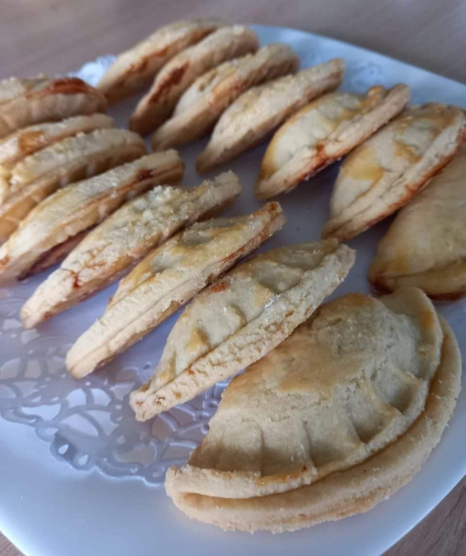 Empanadas de piña y chiverre